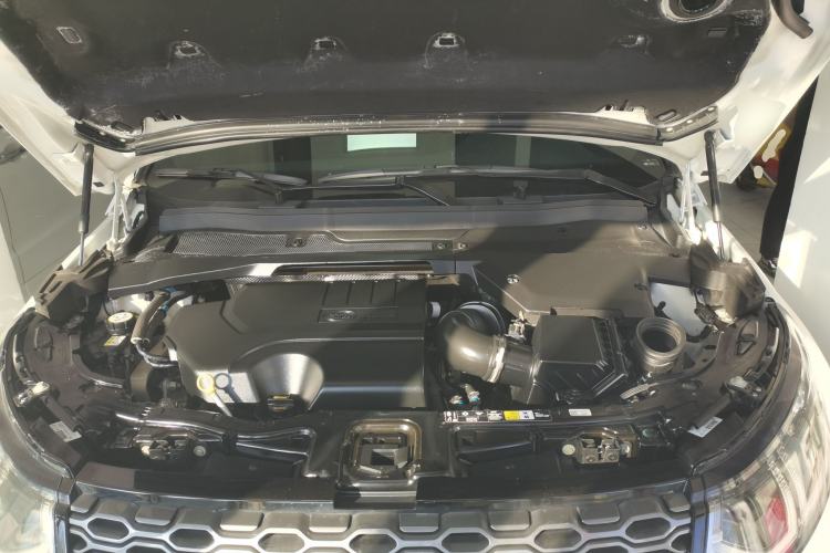 Used Land Rover Discovery Sport 2022 249 PS R-Dynamic S Performance Edition 5 Seats Engine Bay