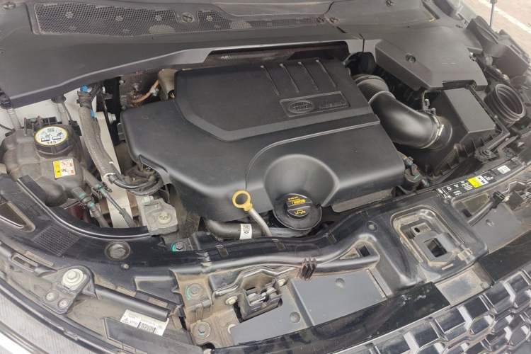 Used Land Rover Discovery Sport 2022 249 PS Metropolitan Edition 5 Seats Engine Bay Right