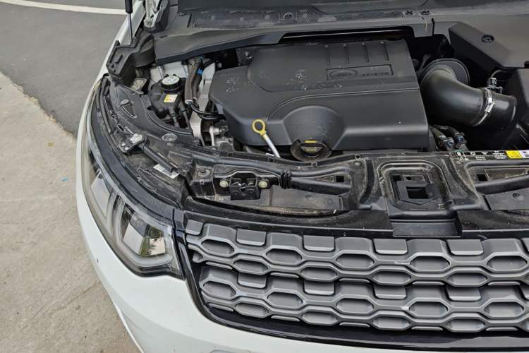 Used Land Rover Discovery Sport 2022 Revised Version 249 PS R-Dynamic S Performance Edition 5 Seats Engine Bay Right