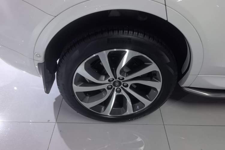 Used Land Rover Discovery Sport 2022 Restyled 249 PS R-Dynamic SE Performance Tech Edition 5 Seats Exterior 2