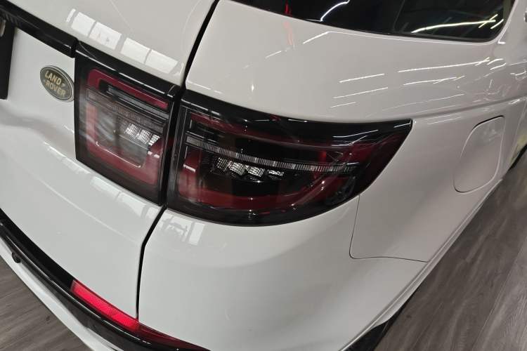 Used Land Rover Discovery Sport 2022 249 PS R-Dynamic S Performance Edition 5 Seats Exterior 3