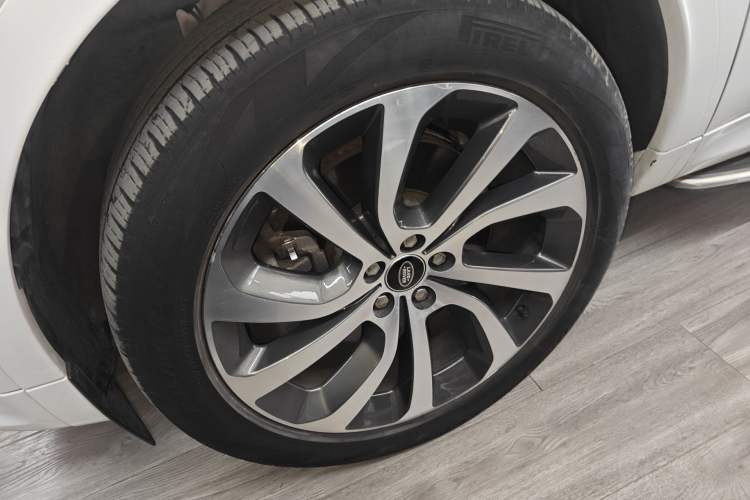 Used Land Rover Discovery Sport 2022 249 PS R-Dynamic S Performance Edition 5 Seats Exterior 4