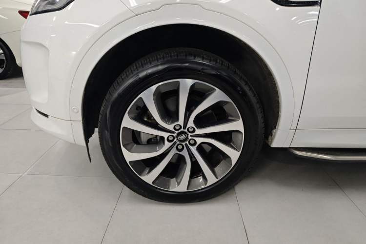 Used Land Rover Discovery Sport 2022 Restyled 249 PS R-Dynamic SE Performance Tech Edition 5 Seats Exterior 7