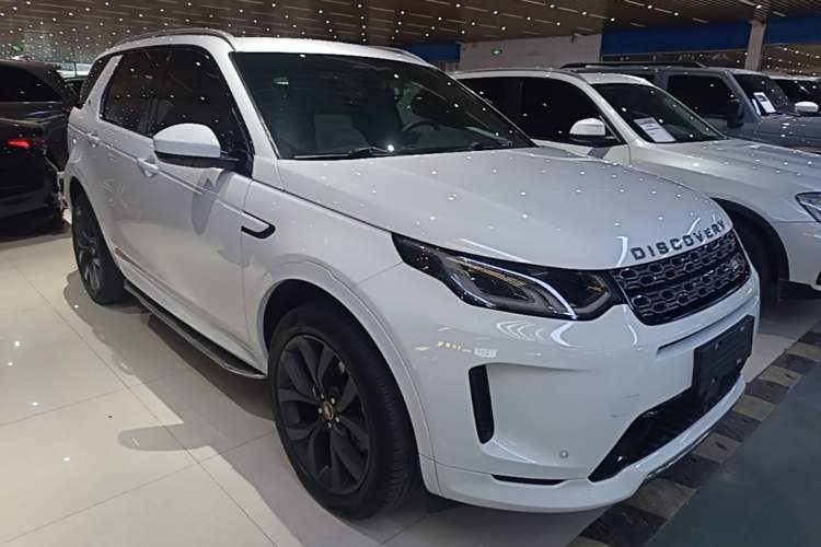 Used Land Rover Discovery Sport 2022 249 PS R-Dynamic S Performance Edition 5 Seats Front Right 45 Deg