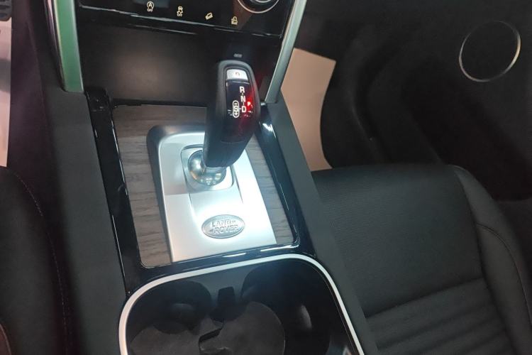 Used Land Rover Discovery Sport 2022 249 PS R-Dynamic S Performance Edition 5 Seats Gear Lever