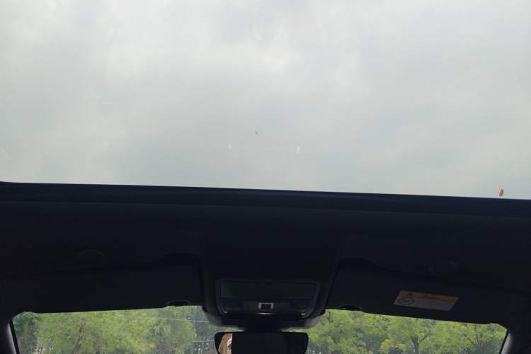 Used Land Rover Discovery Sport 2022 249 PS Metropolitan Edition 5 Seats Headliner