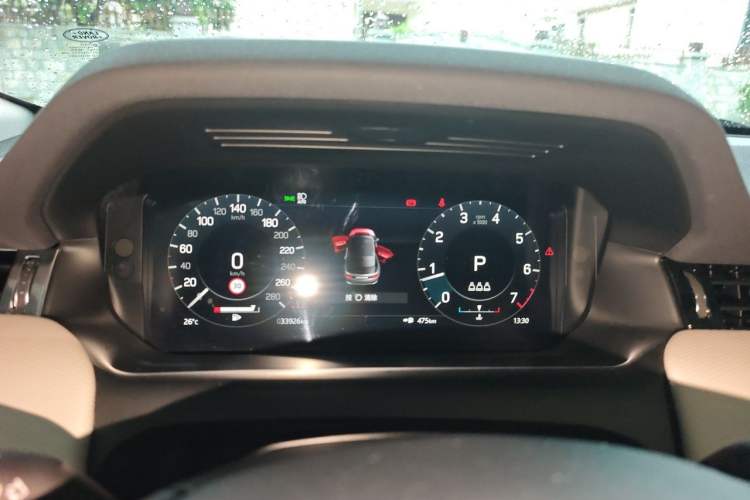 Used Land Rover Discovery Sport 2022 Revised Version 249 PS R-Dynamic S Performance Edition 5 Seats Instrument Cluster