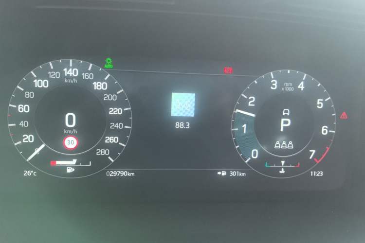 Used Land Rover Discovery Sport 2022 Revised Version 249 PS R-Dynamic S Performance Edition 5 Seats Instrument Cluster