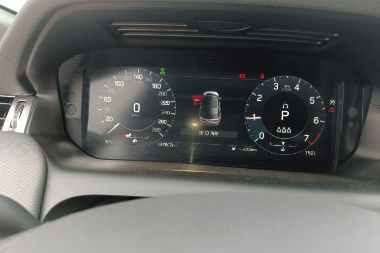 Used Land Rover Discovery Sport 2022 249 PS R-Dynamic S Performance Edition 5 Seats Instrument Cluster