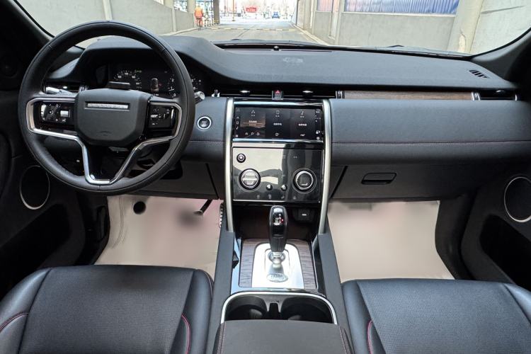 Used Land Rover Discovery Sport 2022 Revised Version 249 PS R-Dynamic S Performance Edition 5 Seats Interior 1