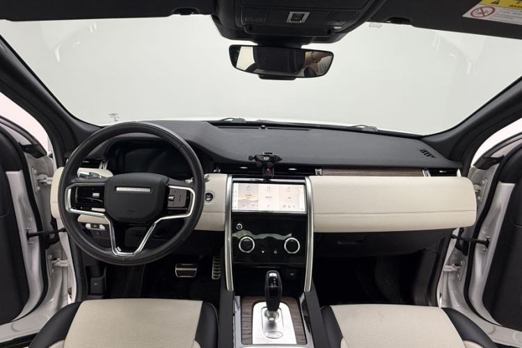 Used Land Rover Discovery Sport 2022 Restyled 249 PS R-Dynamic SE Performance Tech Edition 5 Seats Interior 1