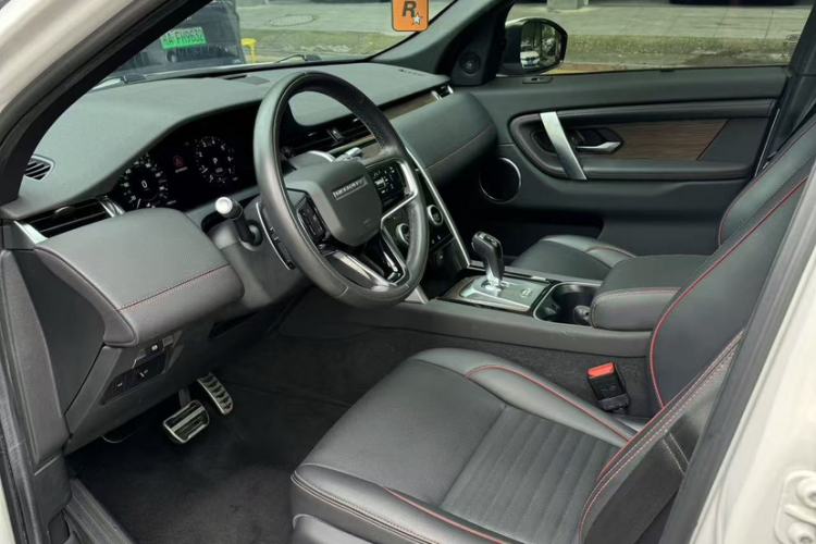 Used Land Rover Discovery Sport 2022 249 PS R-Dynamic S Performance Edition 5 Seats Interior 2