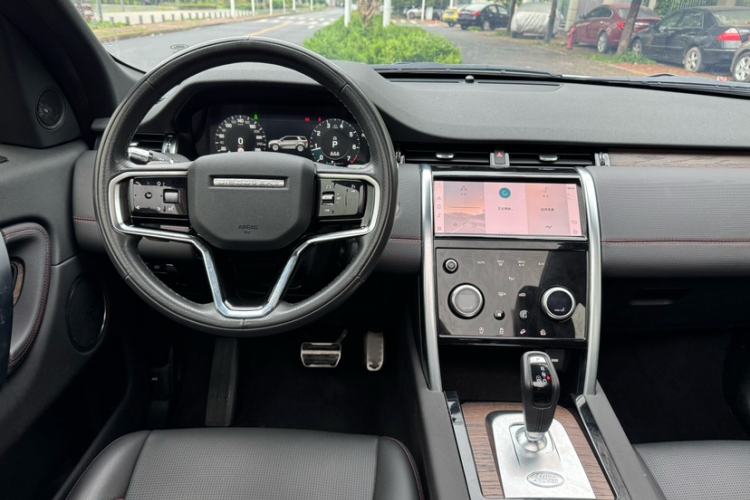 Used Land Rover Discovery Sport 2022 249 PS R-Dynamic S Performance Edition 5 Seats Interior 3