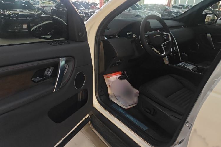 Used Land Rover Discovery Sport 2022 249 PS R-Dynamic S Performance Edition 5 Seats Interior 3
