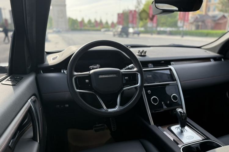 Used Land Rover Discovery Sport 2022 Revised Version 249 PS R-Dynamic S Performance Edition 5 Seats Interior 3