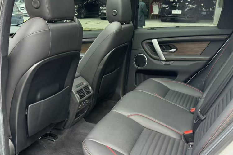 Used Land Rover Discovery Sport 2022 249 PS R-Dynamic S Performance Edition 5 Seats Interior 3