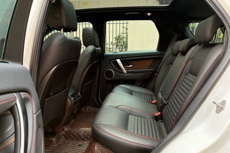 Used Land Rover Discovery Sport 2022 Revised Version 249 PS R-Dynamic S Performance Edition 5 Seats Interior 6