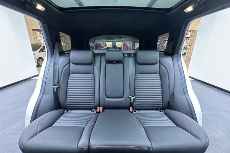 Used Land Rover Discovery Sport 2022 Revised Version 249 PS R-Dynamic S Performance Edition 5 Seats Interior 6