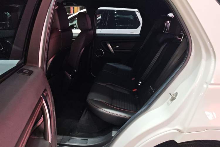 Used Land Rover Discovery Sport 2022 Revised Version 249 PS R-Dynamic S Performance Edition 5 Seats Interior 6