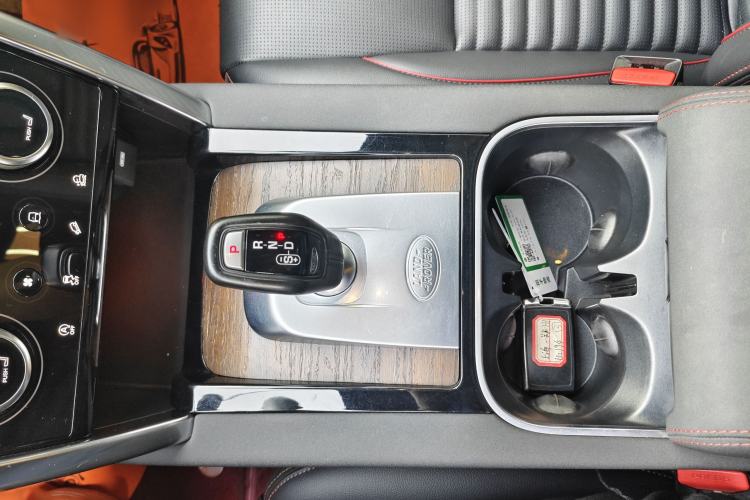 Used Land Rover Discovery Sport 2022 249 PS R-Dynamic S Performance Edition 5 Seats Interior 8
