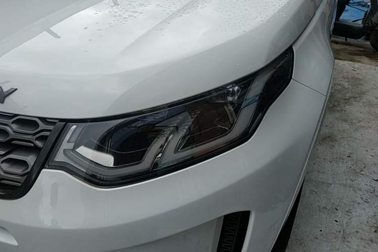 Used Land Rover Discovery Sport 2022 249 PS R-Dynamic S Performance Edition 5 Seats Left Front Headlight