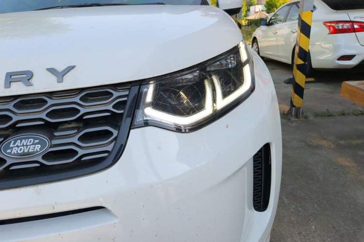 Used Land Rover Discovery Sport 2022 249 PS R-Dynamic SE Performance Tech Edition 5 Seats Left Front Headlight