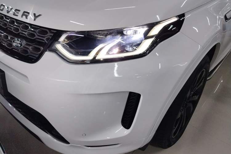 Used Land Rover Discovery Sport 2022 249 PS R-Dynamic S Performance Edition 5 Seats Left Front Headlight