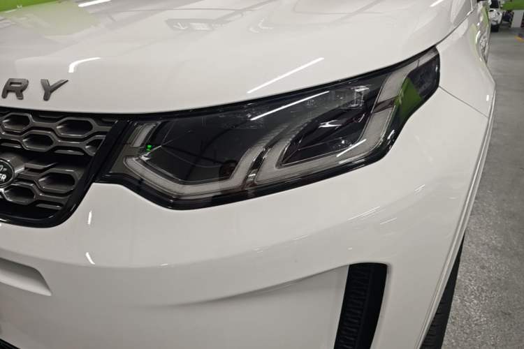 Used Land Rover Discovery Sport 2022 Revised Version 249 PS R-Dynamic S Performance Edition 5 Seats Left Front Headlight