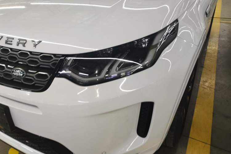 Used Land Rover Discovery Sport 2022 Revised Version 249 PS R-Dynamic S Performance Edition 5 Seats Left Front Headlight