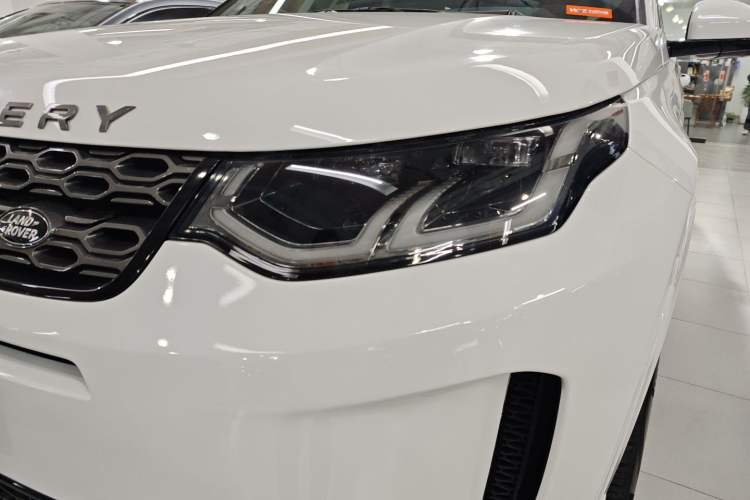 Used Land Rover Discovery Sport 2022 Restyled 249 PS R-Dynamic SE Performance Tech Edition 5 Seats Left Front Headlight