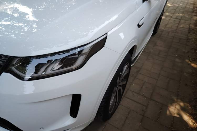 Used Land Rover Discovery Sport 2022 249 PS R-Dynamic S Performance Edition 5 Seats Left Front Headlight