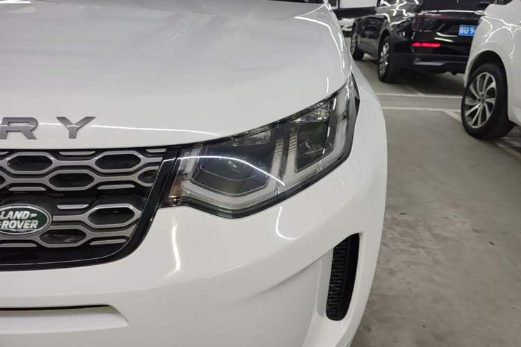 Used Land Rover Discovery Sport 2022 249 PS R-Dynamic S Performance Edition 5 Seats Left Front Headlight