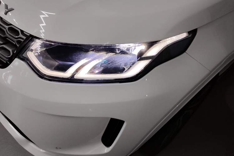 Used Land Rover Discovery Sport 2022 249 PS R-Dynamic S Performance Edition 5 Seats Left Front Headlight