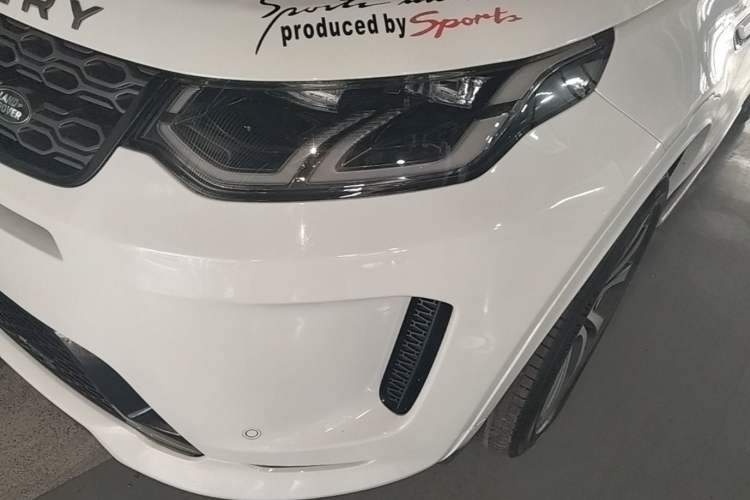 Used Land Rover Discovery Sport 2022 Revised Version 249 PS R-Dynamic S Performance Edition 5 Seats Left Front Headlight