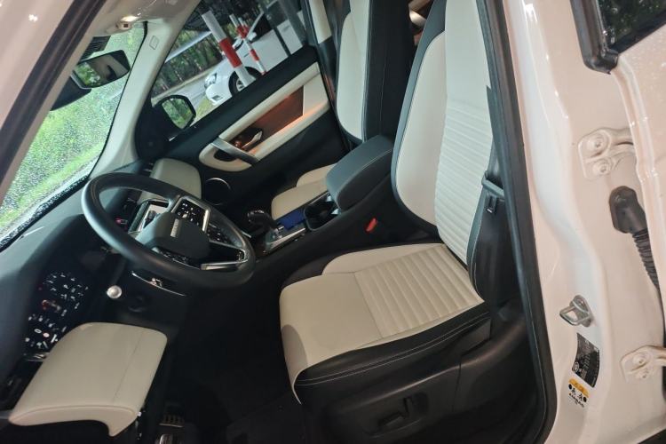 Used Land Rover Discovery Sport 2022 Revised Version 249 PS R-Dynamic S Performance Edition 5 Seats Left Front Seat
