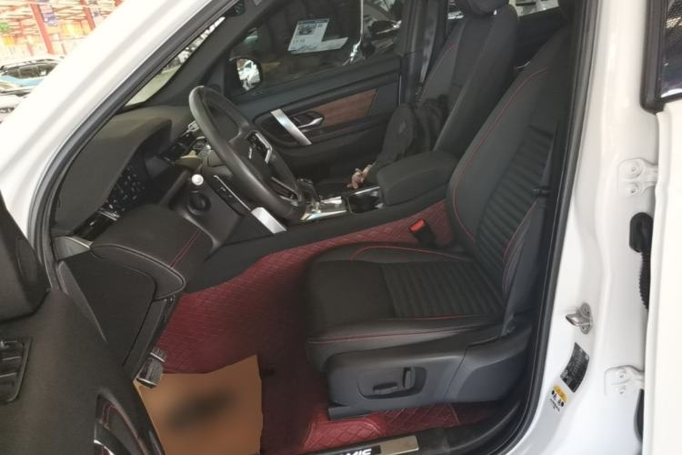 Used Land Rover Discovery Sport 2022 Revised Version 249 PS R-Dynamic S Performance Edition 5 Seats Left Front Seat