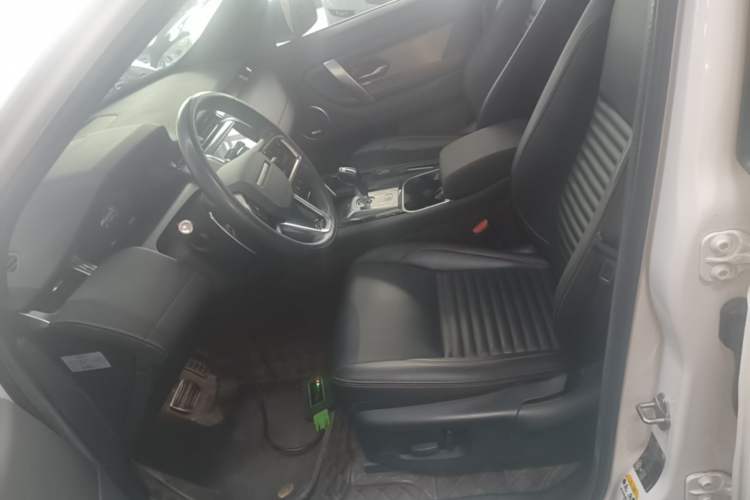 Used Land Rover Discovery Sport 2022 Revised Version 249 PS Metropolitan Edition Left Front Seat