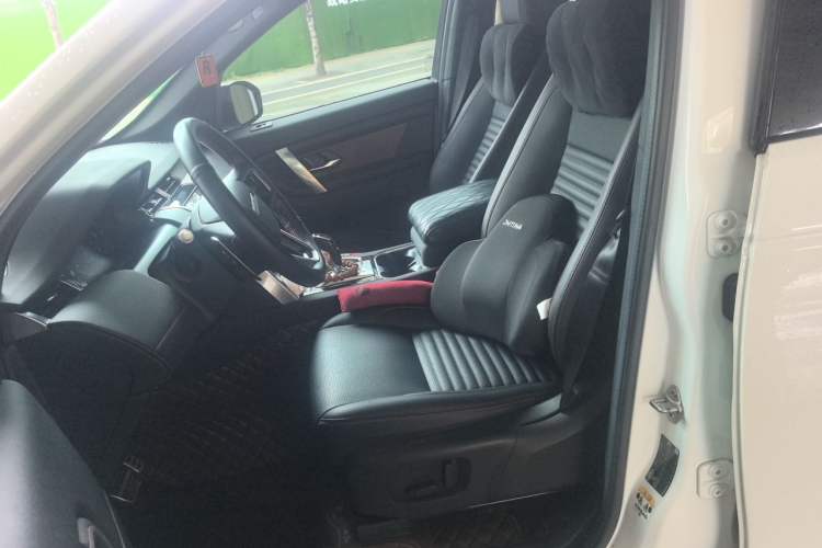 Used Land Rover Discovery Sport 2022 Revised Version 249 PS R-Dynamic S Performance Edition 5 Seats Left Front Seat