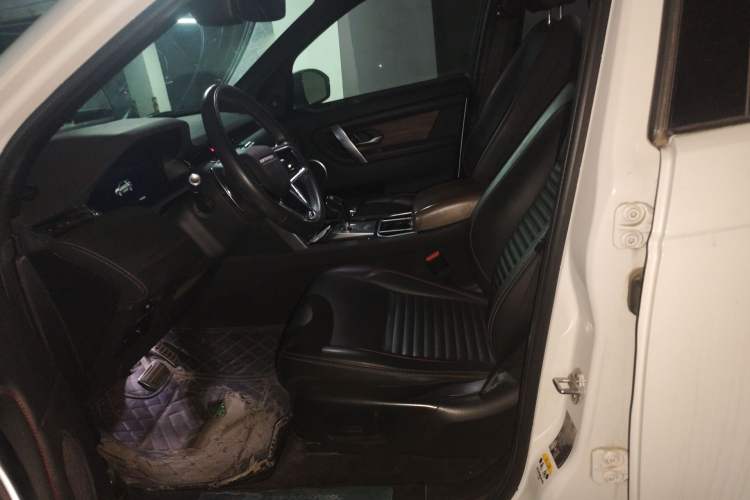 Used Land Rover Discovery Sport 2022 249 PS R-Dynamic S Performance Edition 5 Seats Left Front Seat