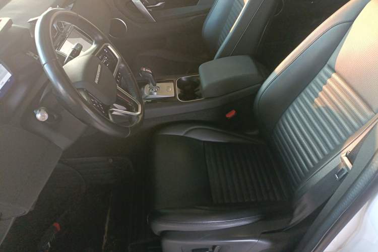 Used Land Rover Discovery Sport 2022 200 PS Family Edition 5 Seats Left Front Seat