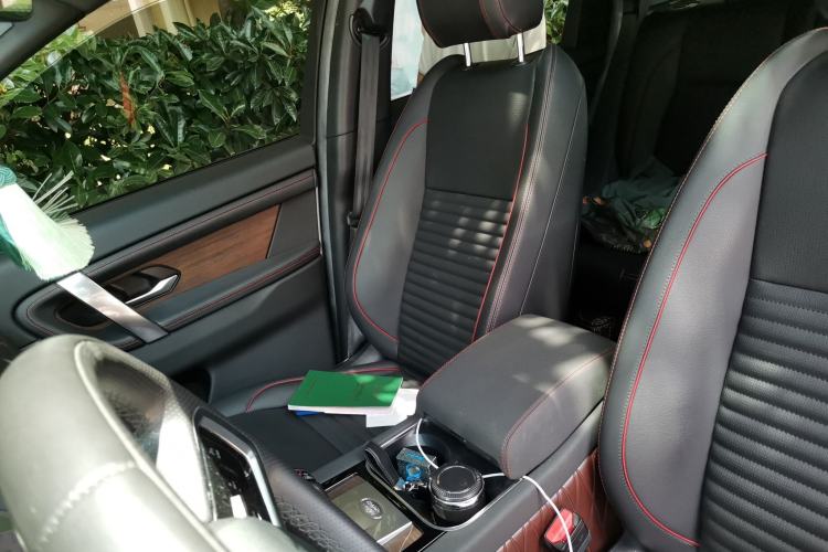Used Land Rover Discovery Sport 2022 249 PS R-Dynamic S Performance Edition 5 Seats Left Front Seat