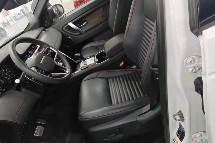 Used Land Rover Discovery Sport 2022 Revised Version 249 PS R-Dynamic S Performance Edition 5 Seats Left Front Seat