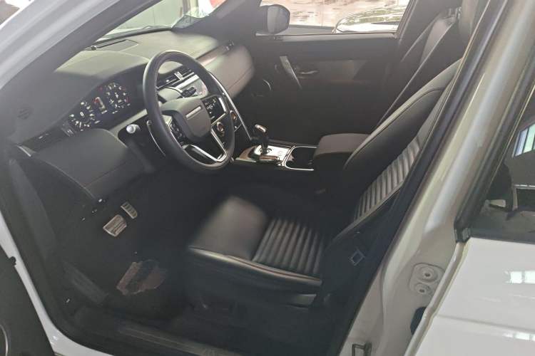 Used Land Rover Discovery Sport 2022 249 PS Metropolitan Edition 5 Seats Left Front Seat