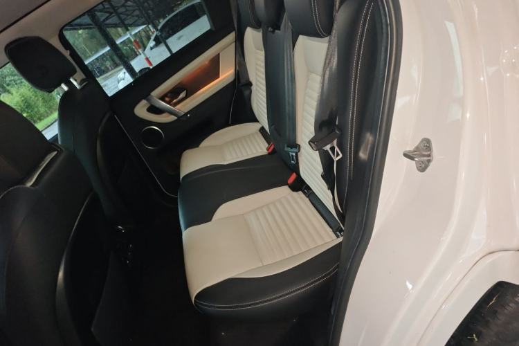 Used Land Rover Discovery Sport 2022 Revised Version 249 PS R-Dynamic S Performance Edition 5 Seats Left Rear Seat