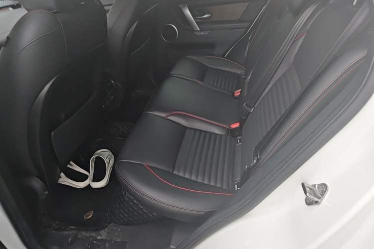 Used Land Rover Discovery Sport 2022 249 PS R-Dynamic S Performance Edition 5 Seats Left Rear Seat