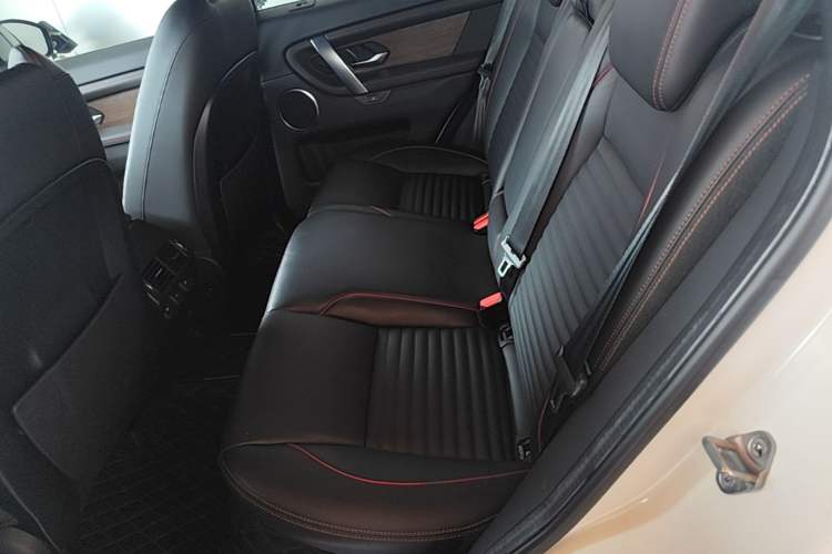 Used Land Rover Discovery Sport 2022 249 PS R-Dynamic S Performance Edition 5 Seats Left Rear Seat
