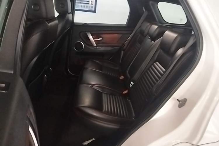 Used Land Rover Discovery Sport 2022 Revised Version 249 PS R-Dynamic S Performance Edition 5 Seats Left Rear Seat