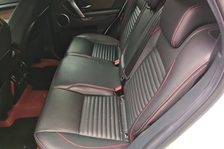 Used Land Rover Discovery Sport 2022 249 PS R-Dynamic S Performance Edition 5 Seats Left Rear Seat