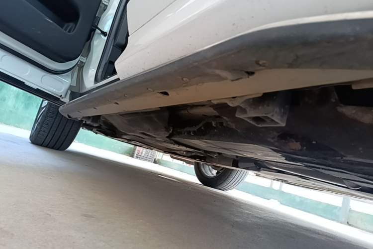 Used Land Rover Discovery Sport 2022 249 PS R-Dynamic S Performance Edition 5 Seats Left Side Sill