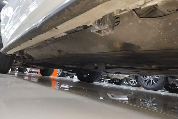 Used Land Rover Discovery Sport 2022 249 PS R-Dynamic S Performance Edition 5 Seats Left Side Sill
